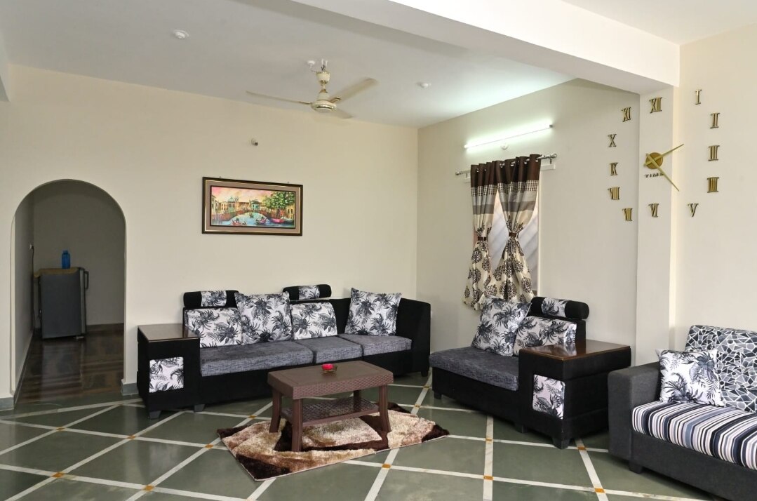 Royal Pool Villa. 4BHK Lonavla. - Tap to explore photos