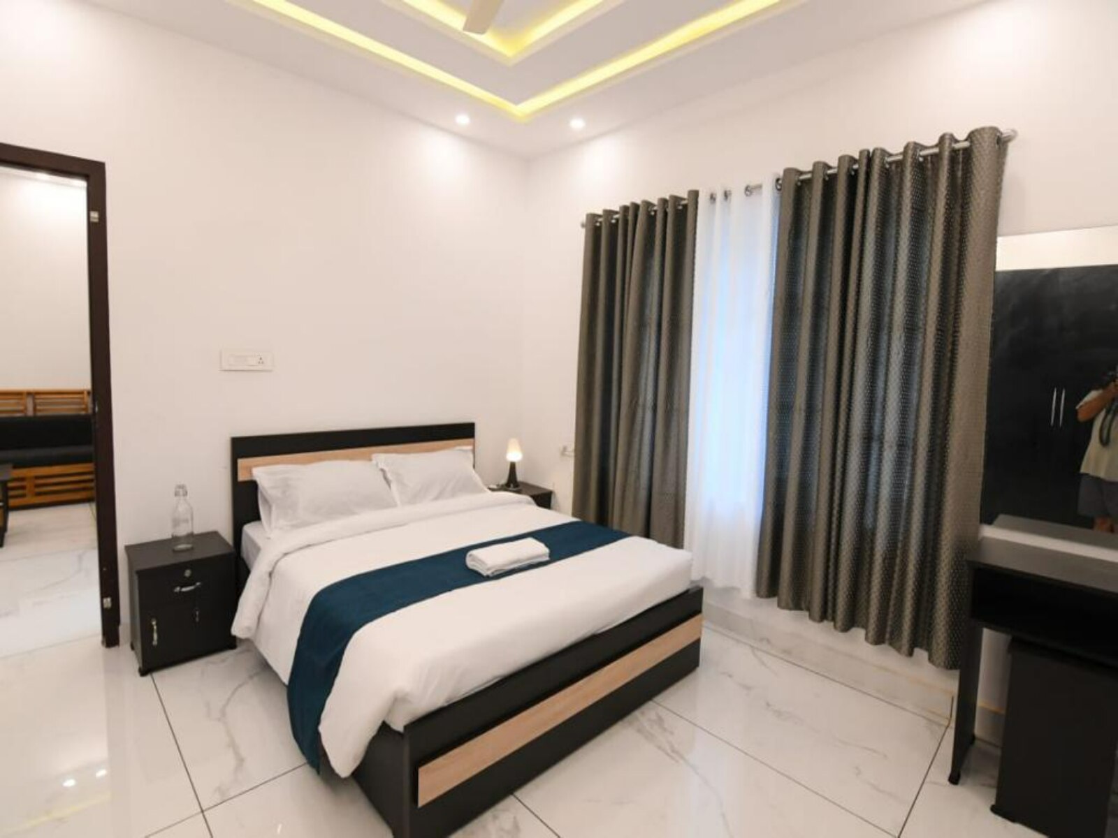 Vadakkans Residency - Tap to explore photos