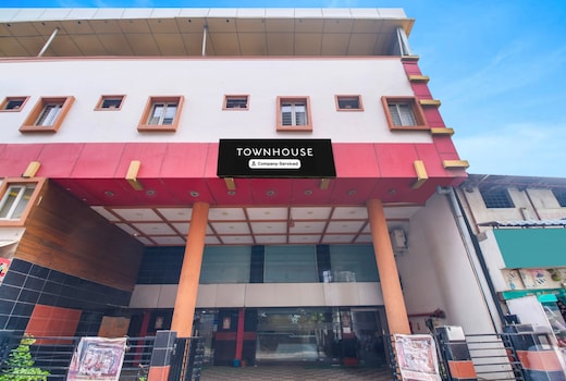 Super Townhouse Gajuwaka Near CMR Mall