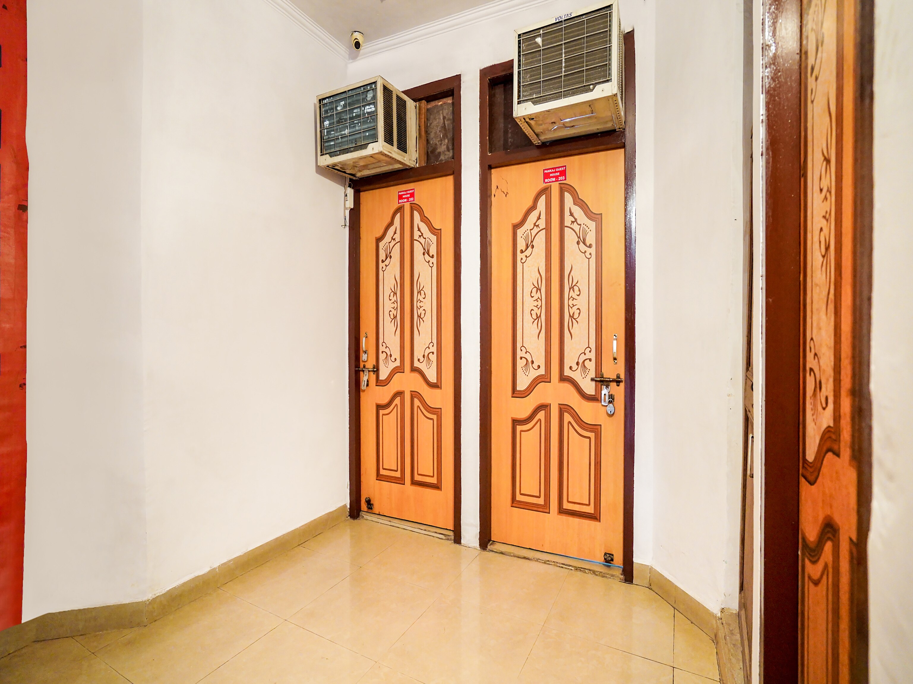 PANKAJ GUEST HOUSE - Tap to explore photos