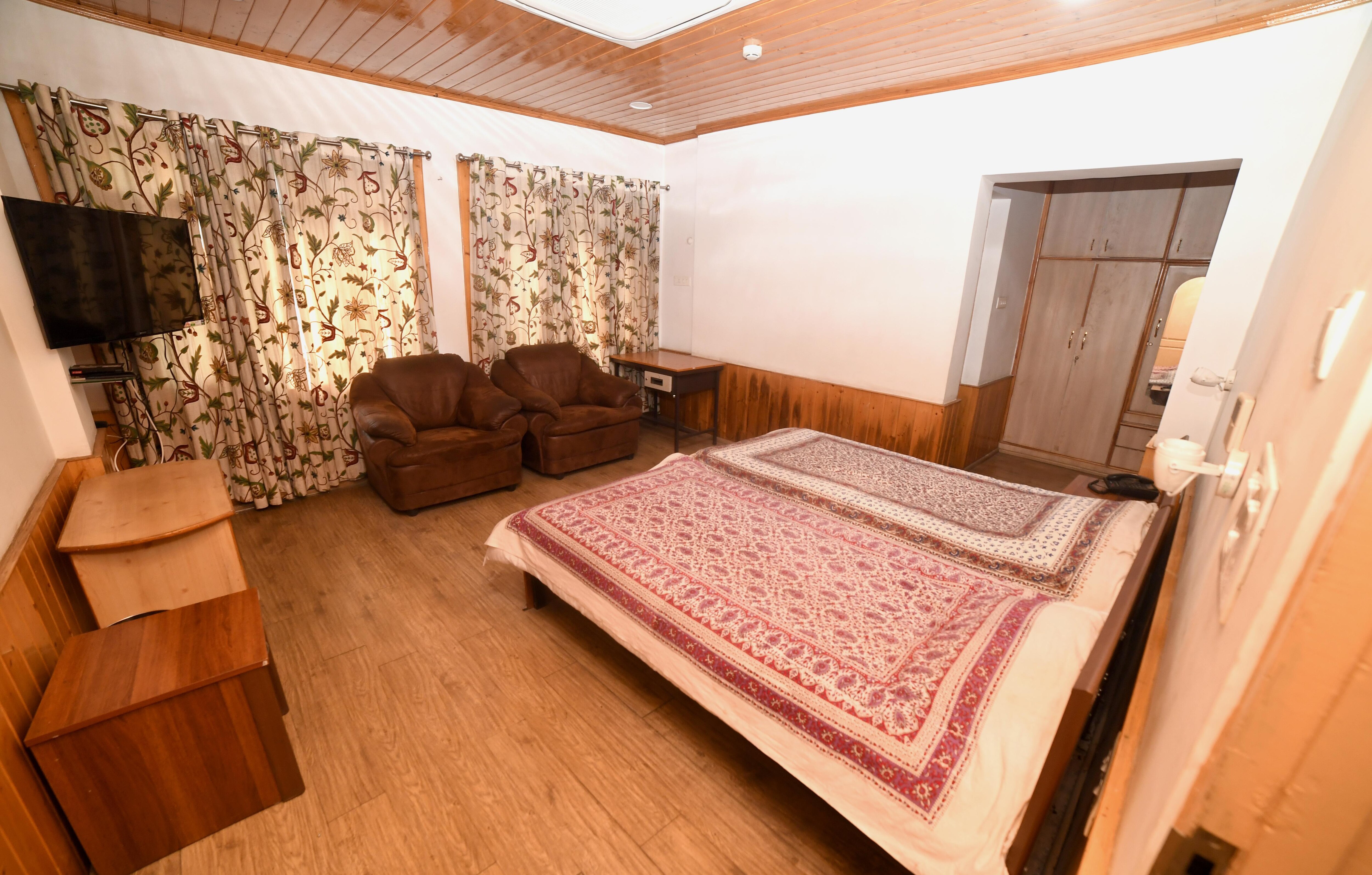 JKEDI GUEST HOUSE - Tap to explore photos