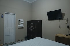 Hotel O Gr Kost Kaladan, Tapin