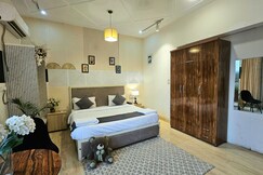 Moksh Hotel, Noida