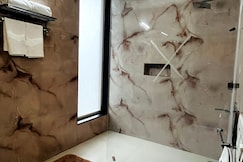 The Kohinoor Farm with biggest pvt pool in Manesar, Manesar