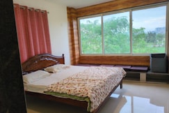 luxurious 2 bhk with 2 baywindows for 6 ppl, Pune