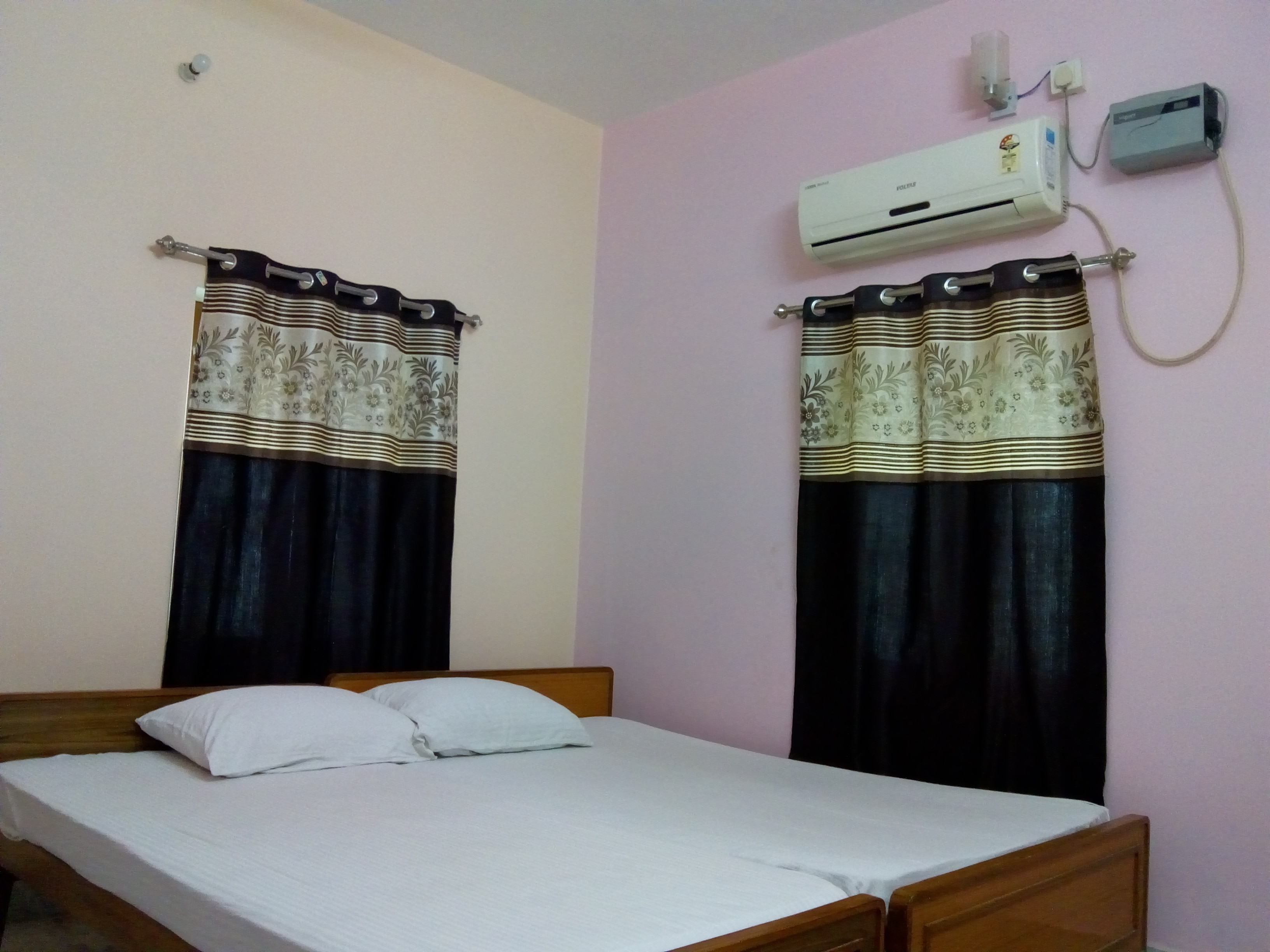 Kashistay Guest House - Tap to explore photos