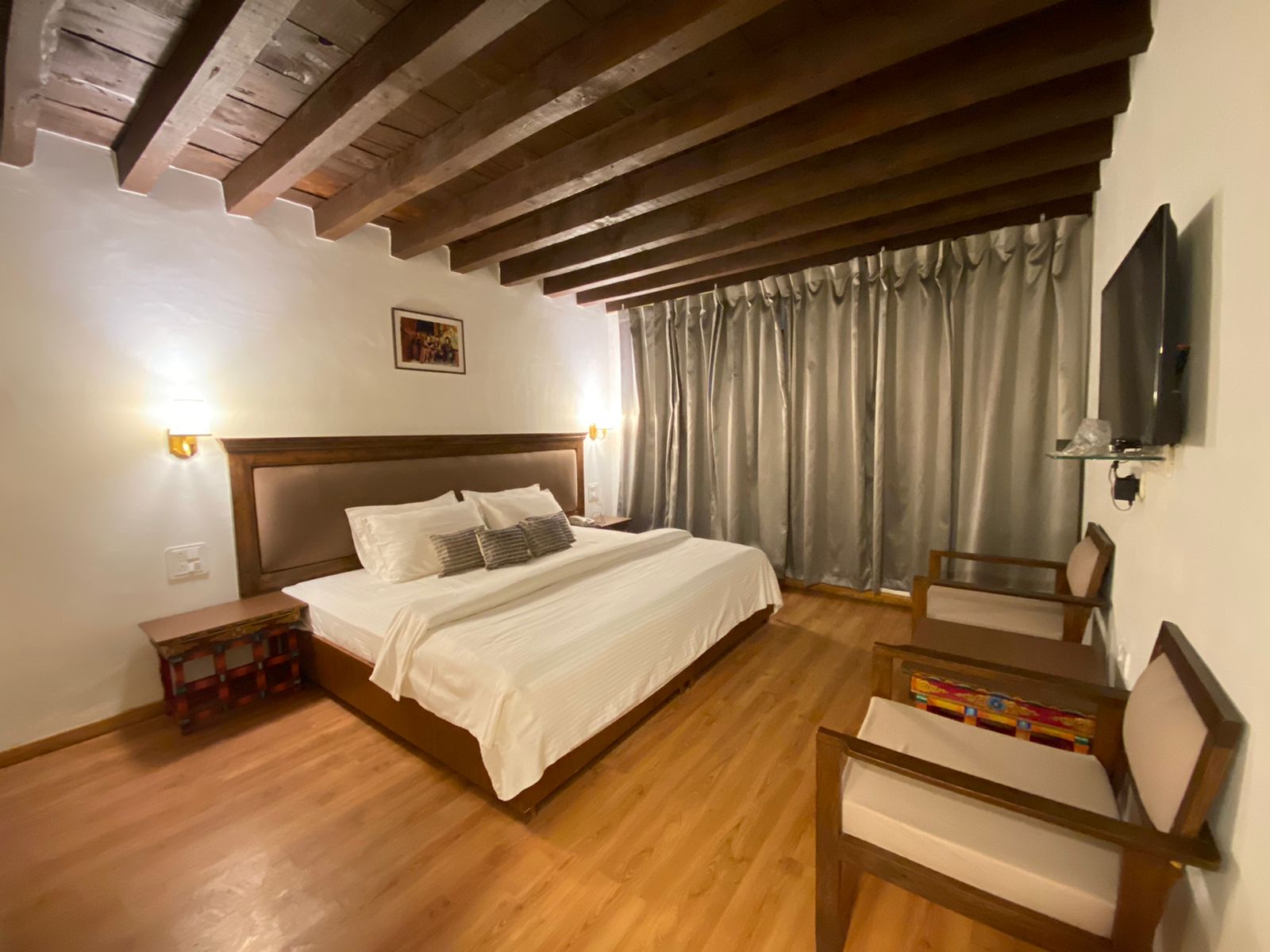 Hotel Kang Lha Chen Leh - Tap to explore photos
