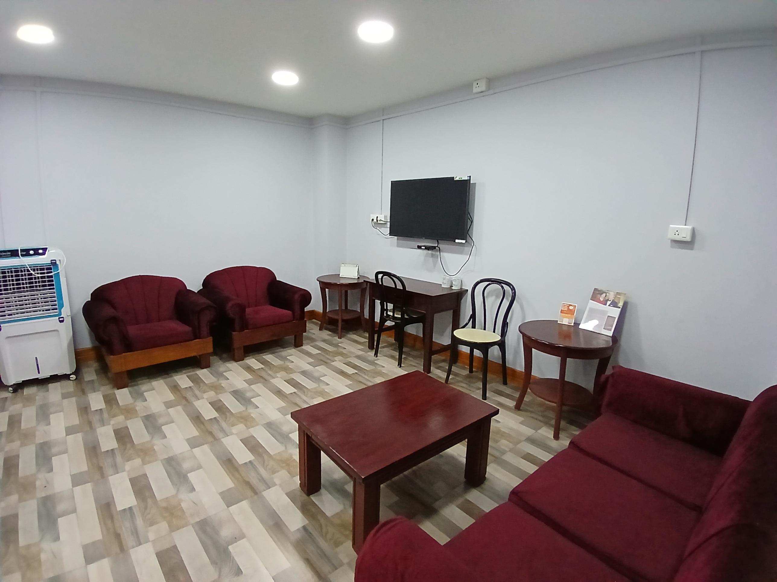 Hotel Chhungte International - Tap to explore photos