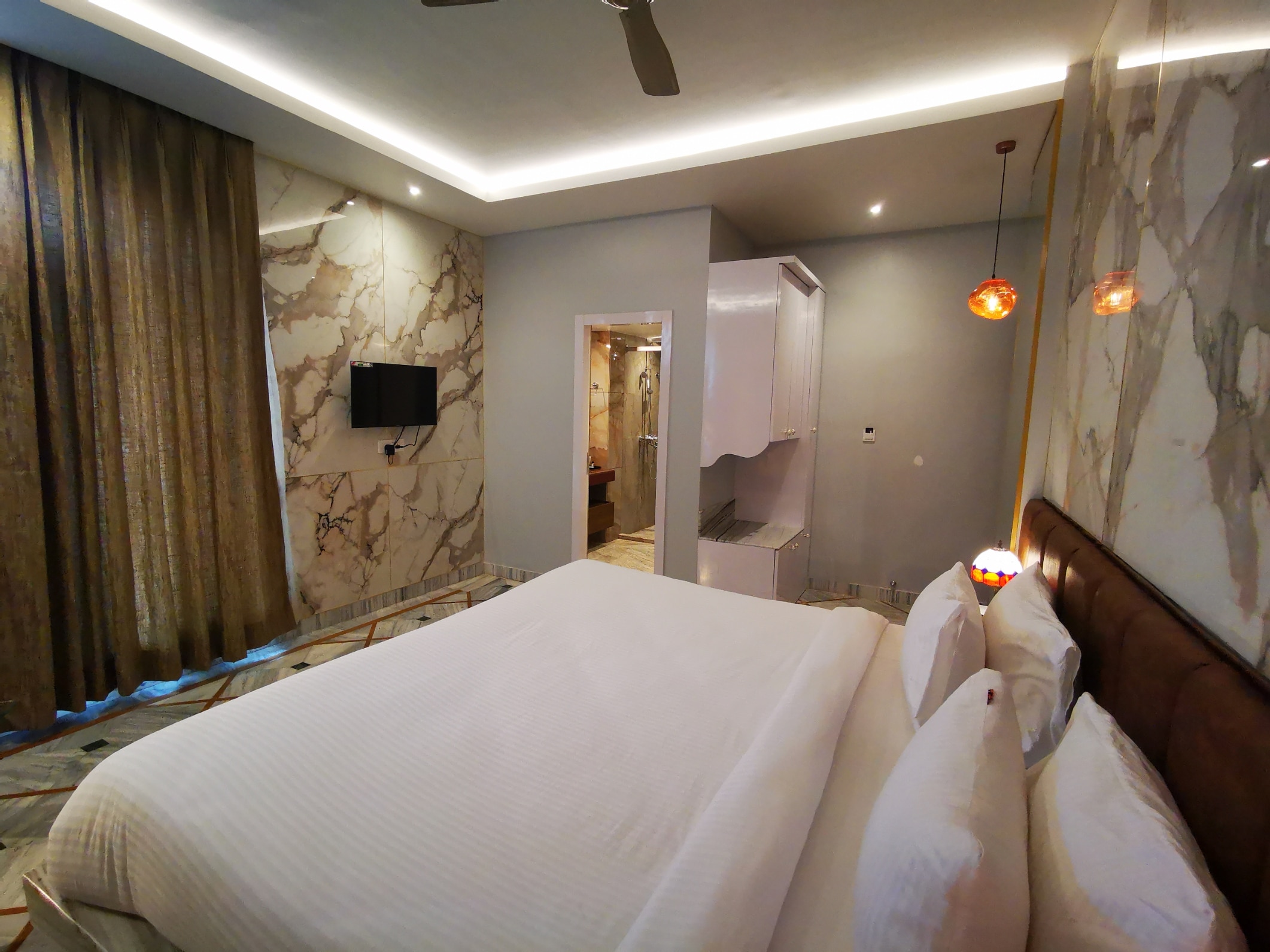 Hotel RIO Benaras - Tap to explore photos