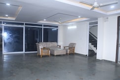 Abode Dine House, Greater Noida