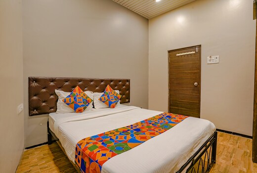 FabExpress Comfort stay - Nr. Mumbai International Airport