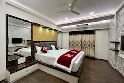 Hotel King Palace, Satara