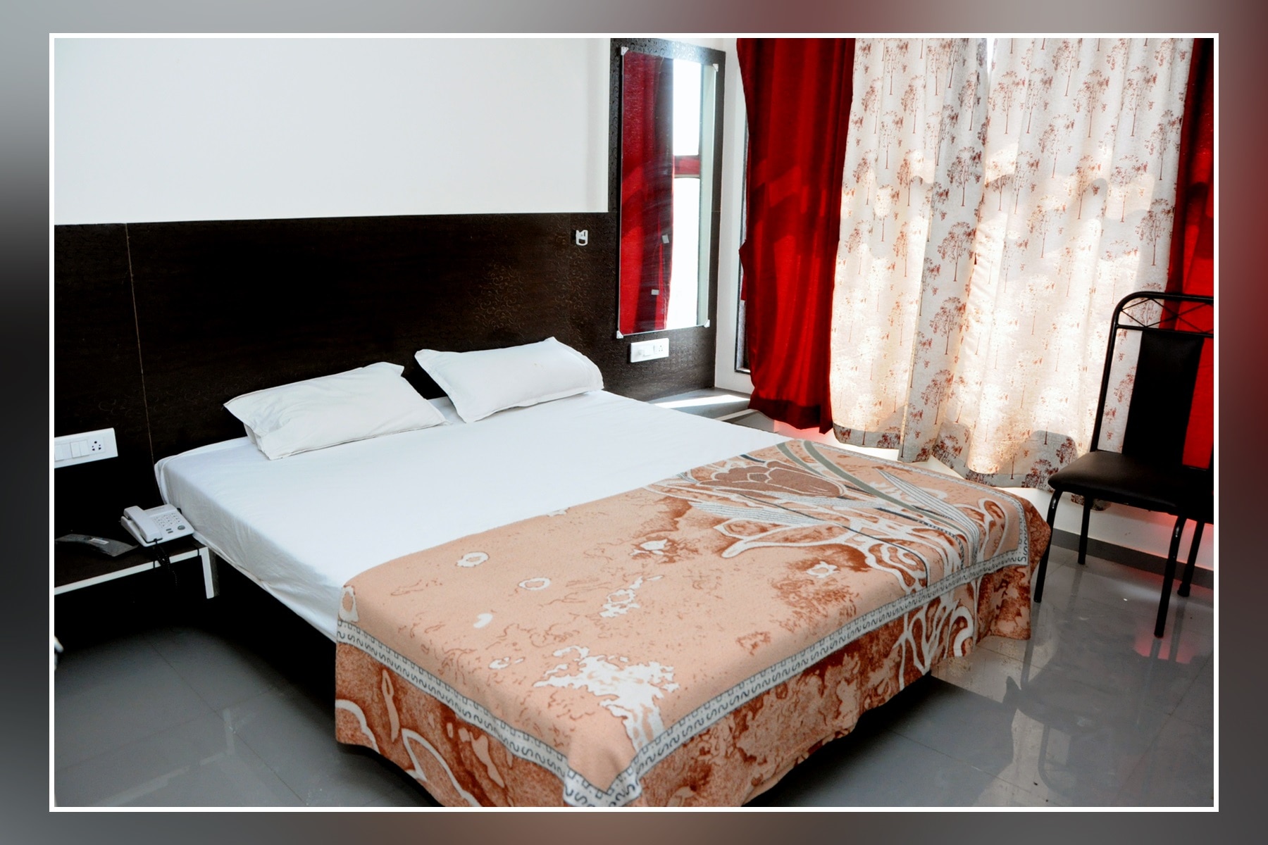 Hotel Anand Deluxe 4