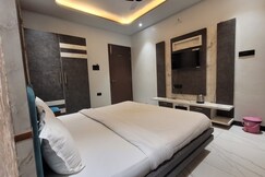 Hotel Golchi Palace, Mehandipur