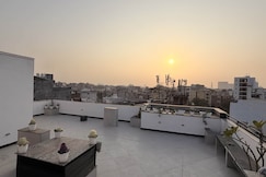 Nova| Luxe w Studio Balcony & Sunsets | Near CyberHub, Gurgaon