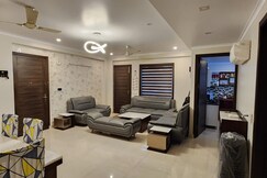 Dream Luxurious 3BHK Apartment IGI Delhi Airport/ ICC, Delhi
