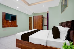 Hotel O Sacred Tree, Indore