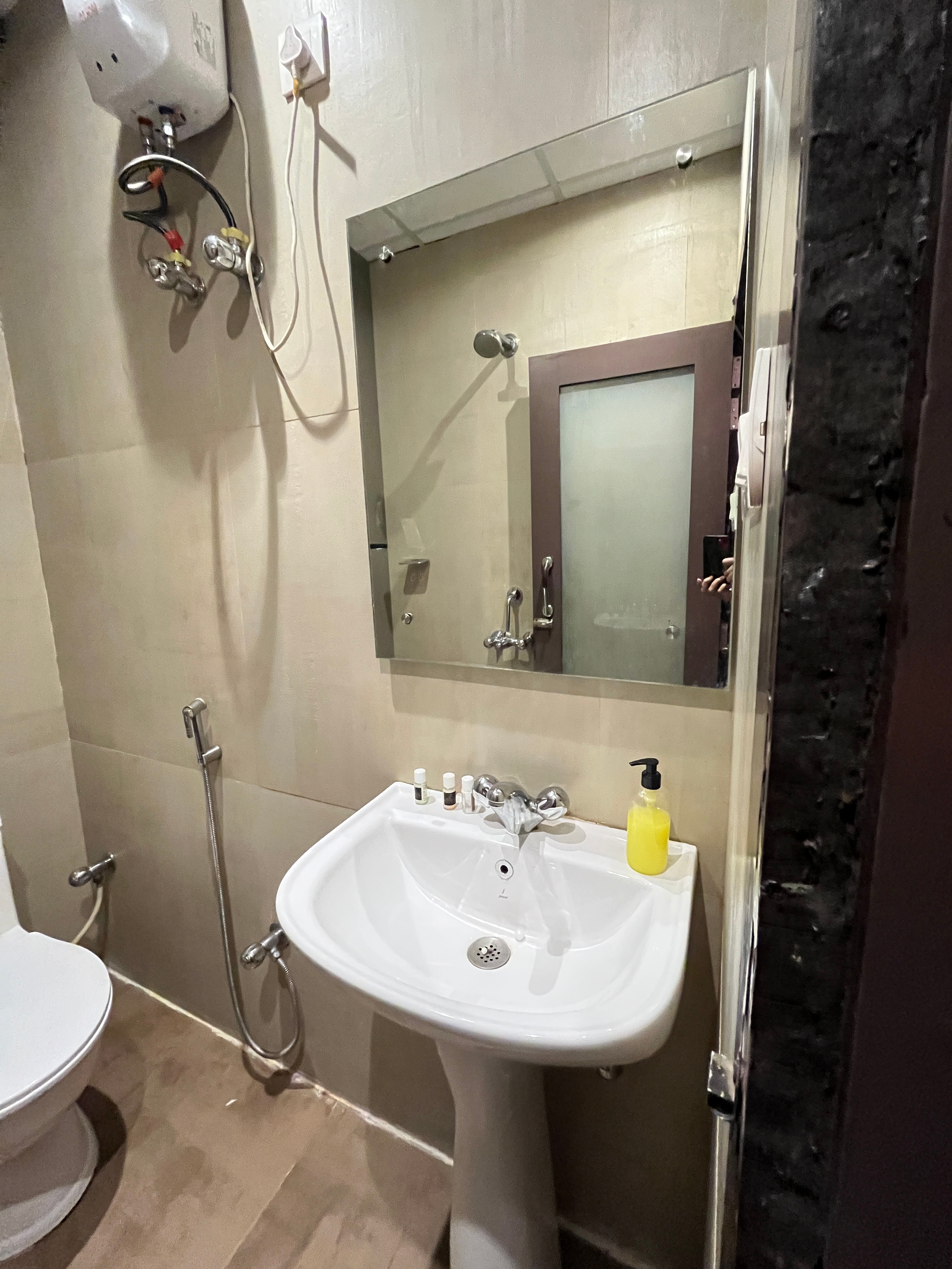 Kanha Inn Sultanpur Road - Tap to explore photos