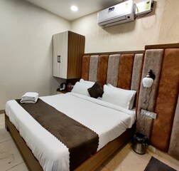 Deluxe AC Room free parking