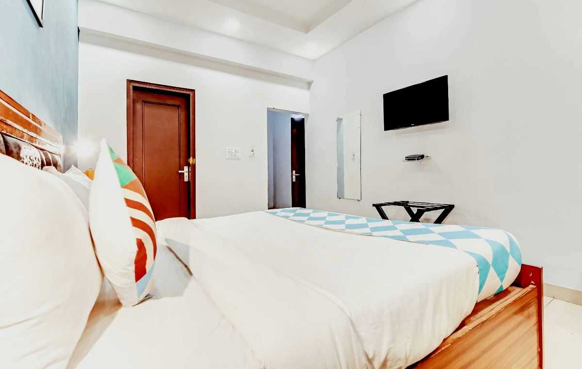 Hotel O Comfortable stay - Tap to explore photos