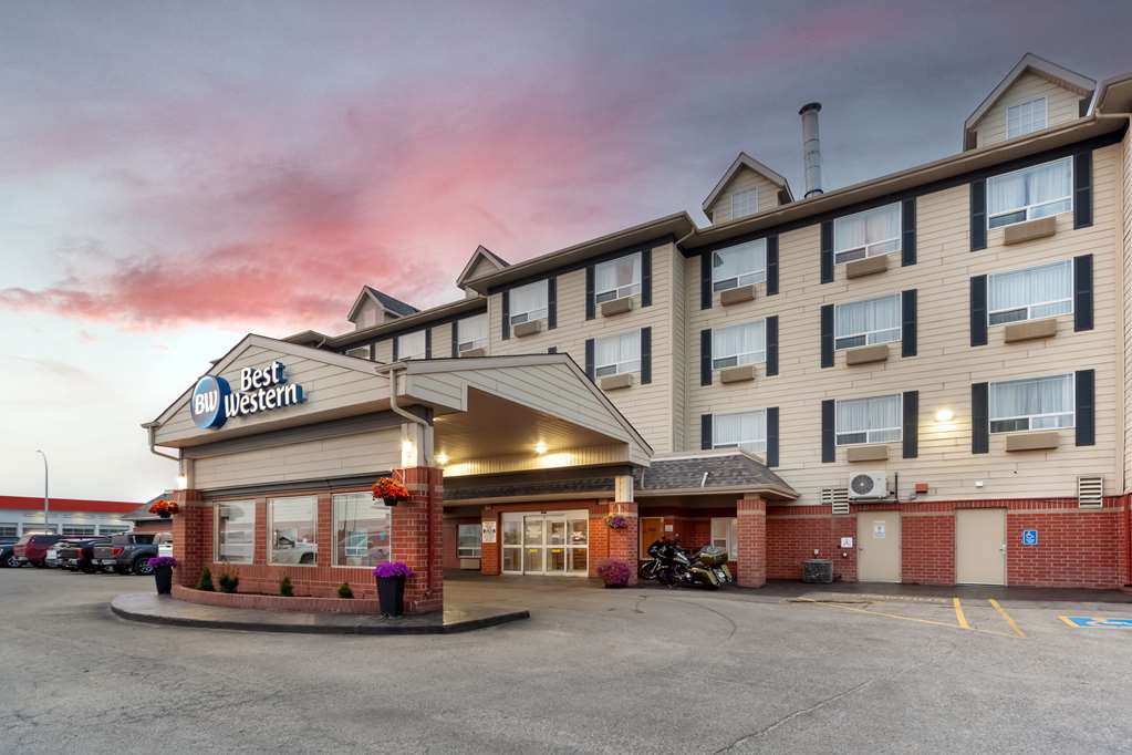 Best Western Grande Prairie Hotel & Suites - Tap to explore photos