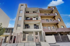 Hotel O by OYO N Nature Green, Noida