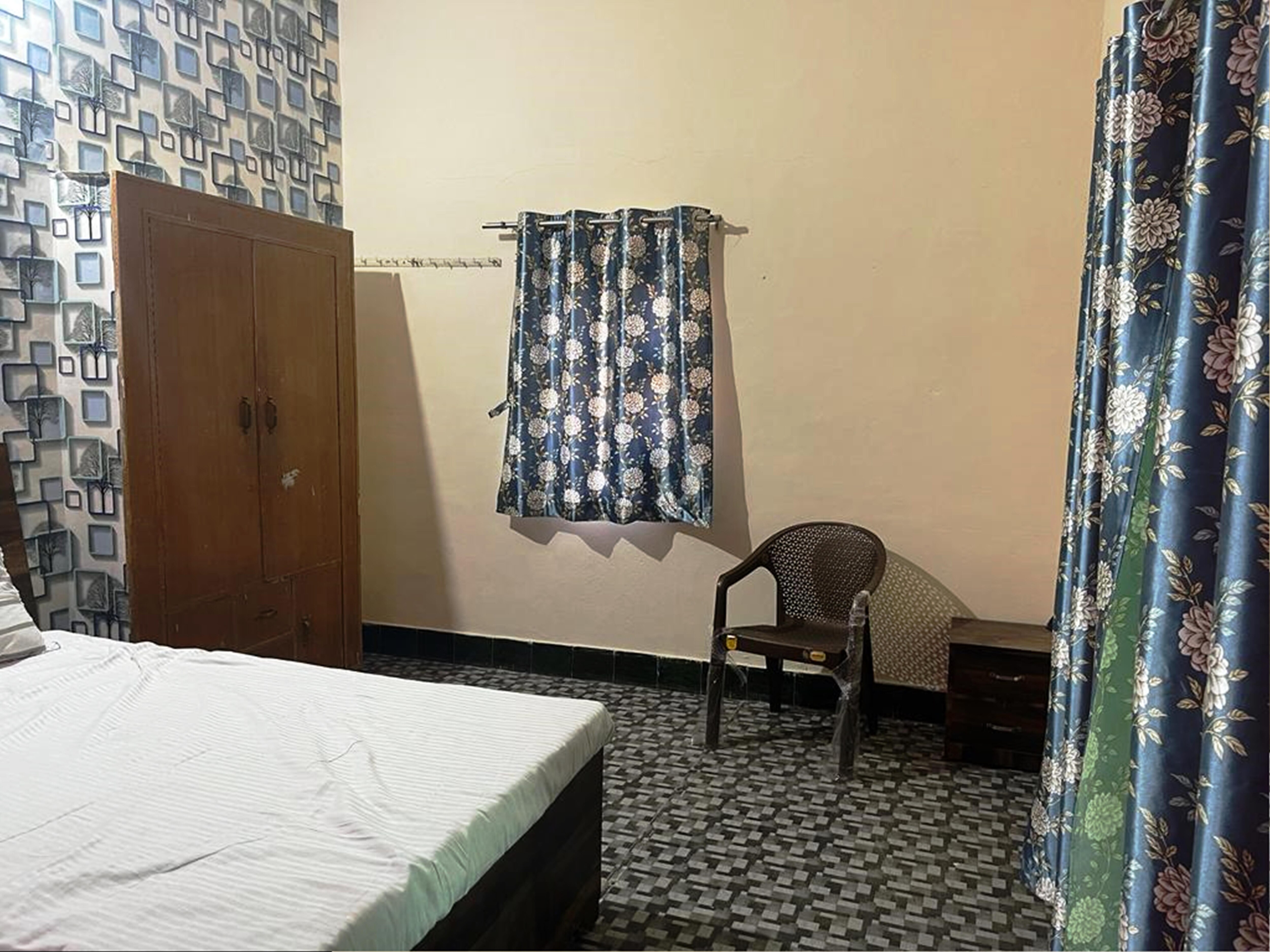 MK Home Stay - Tap to explore photos