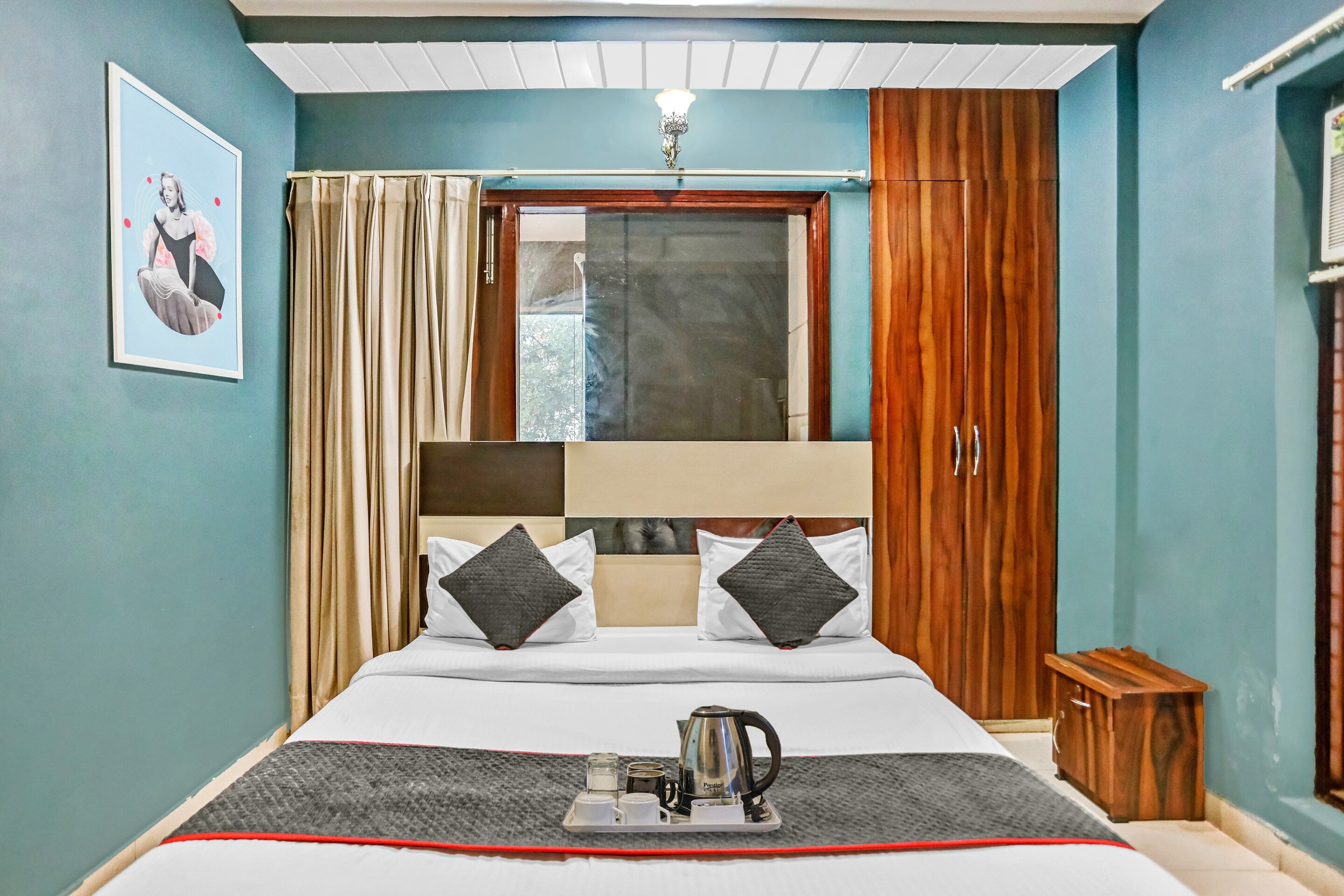 Townhouse Church House Rohini Near Rohini Sector 18 Metro Station - Tap to explore photos