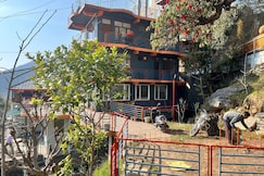 12 Monks - Dharamkot, Bhagsu, McLeodGanj, Dharamshala