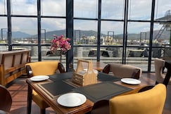 Cross Road Hotel, Nalagarh