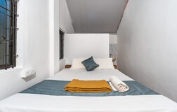 Single Bed Room with Kitchen