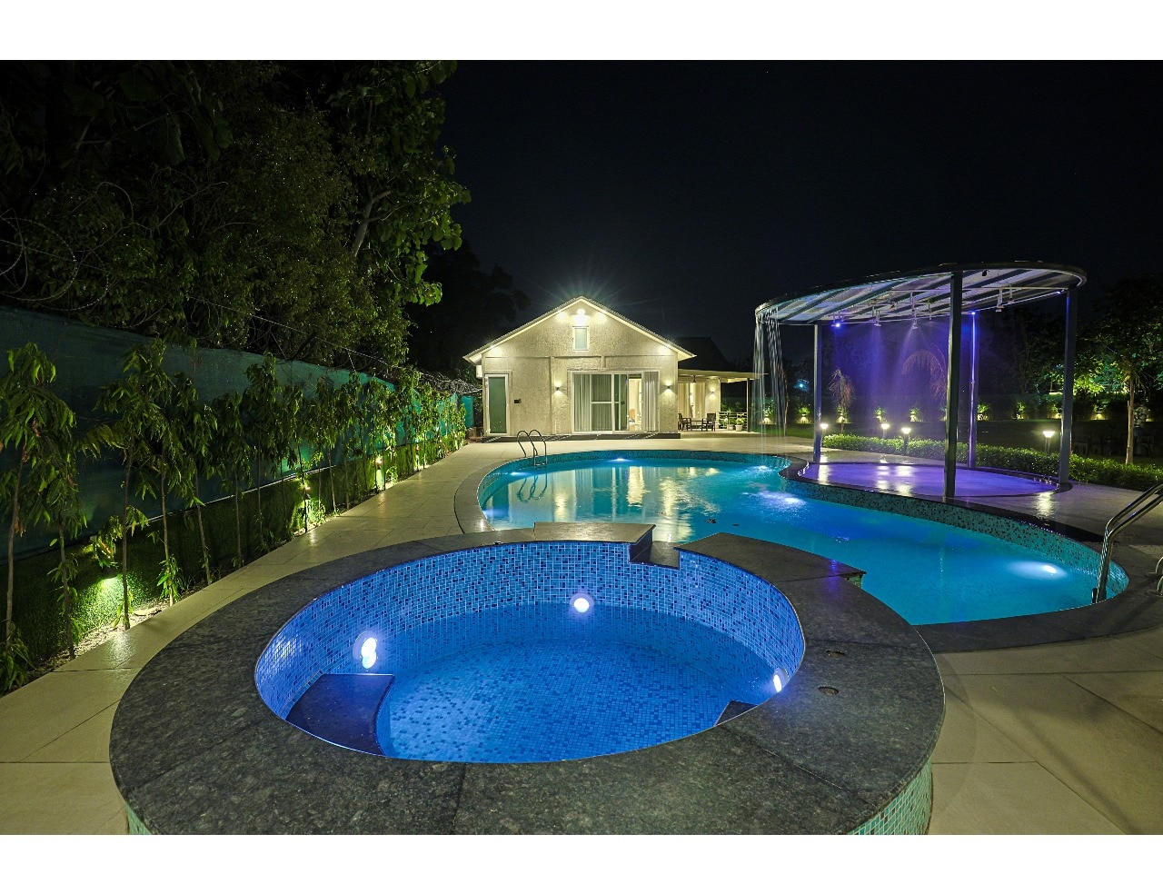 PERFECT GATEWAY IN NOIDA - Tap to explore photos