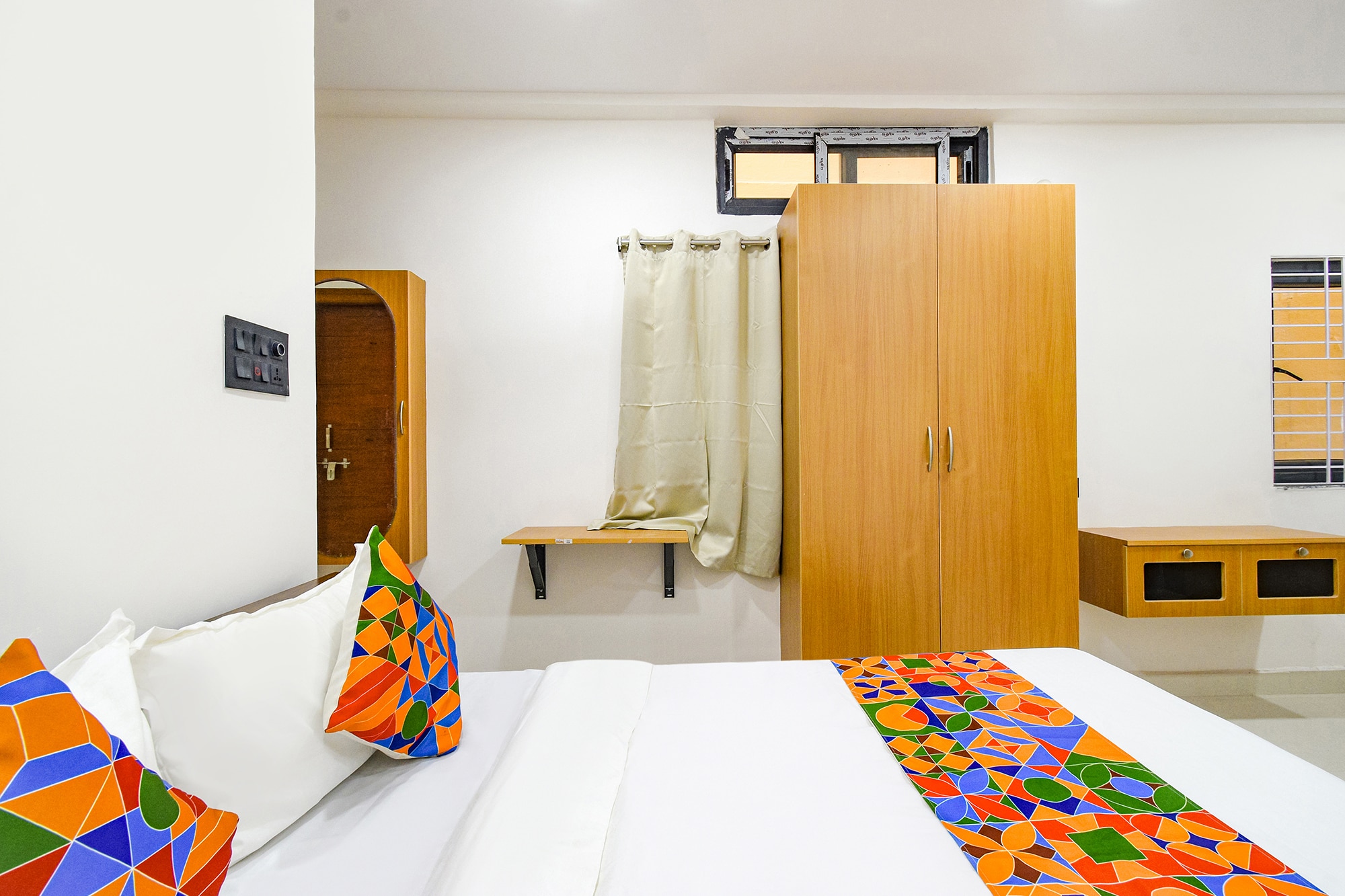 FabHotel Elegance - Nr U.S. Consulate, Financial District - Tap to explore photos