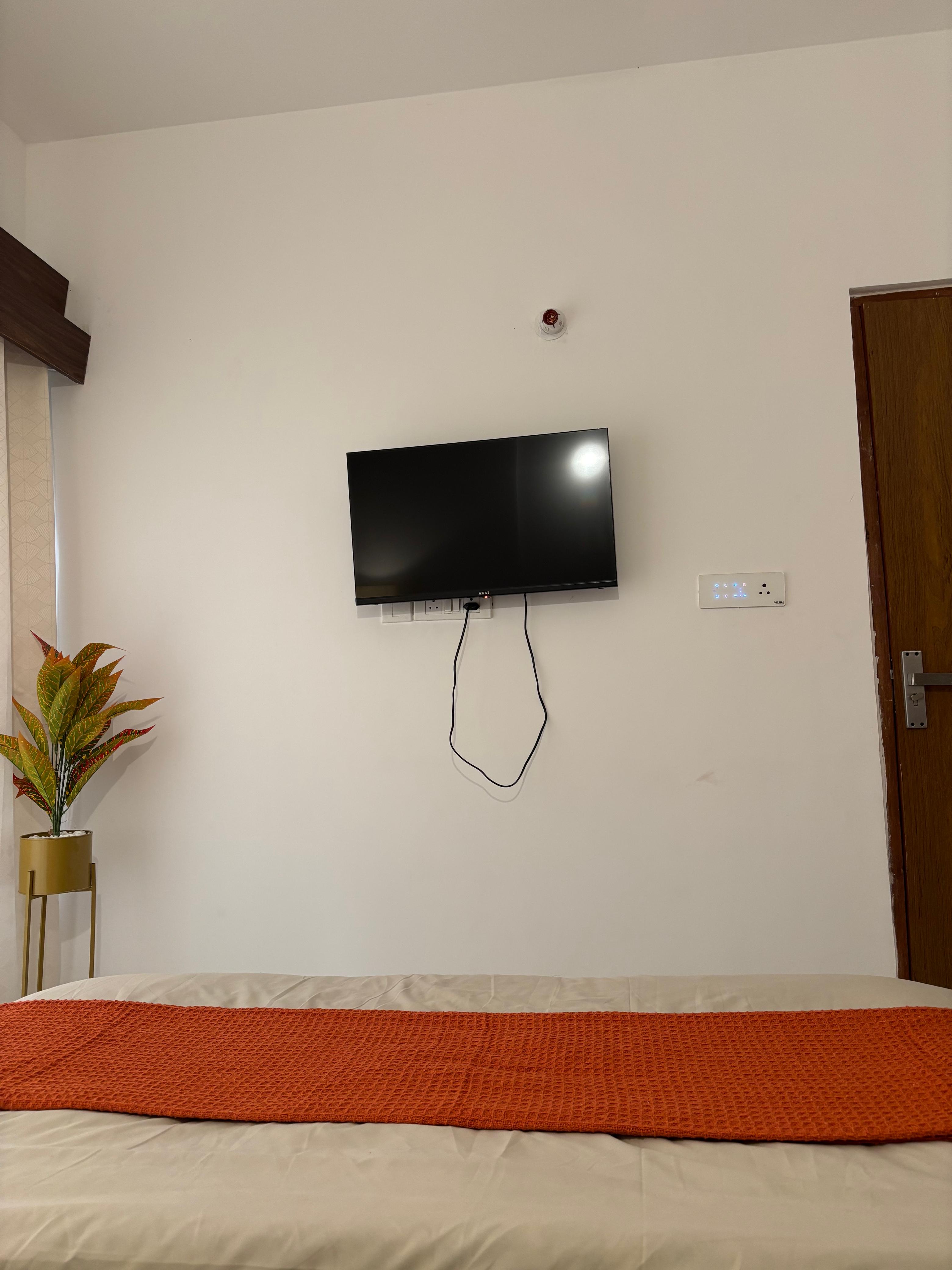 Modern 1BHK Suite-Stay Near Expo - Tap to explore photos