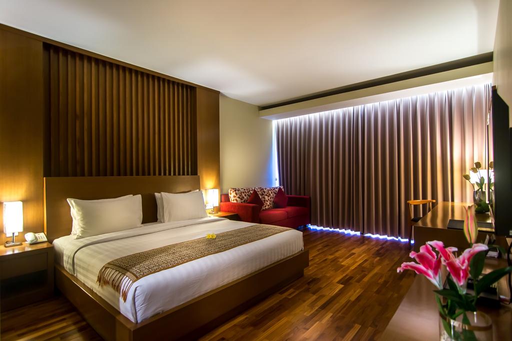 SEMINYAK SQUARE HOTEL - Tap to explore photos