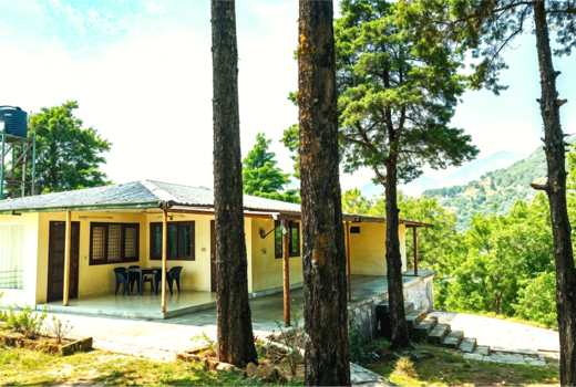 Hill Top Cottage - 2BHK in Mussoorie by Homeyhuts