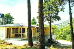 Hill Top Cottage - 2BHK in Mussoorie by Homeyhuts, Dehradun