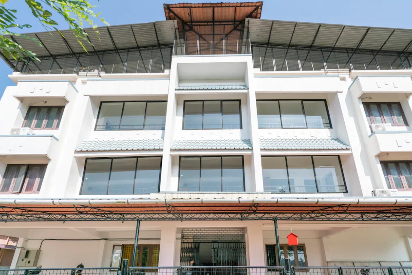 Solo Tharayil Appartments- Sharing 2 BHK Appartments