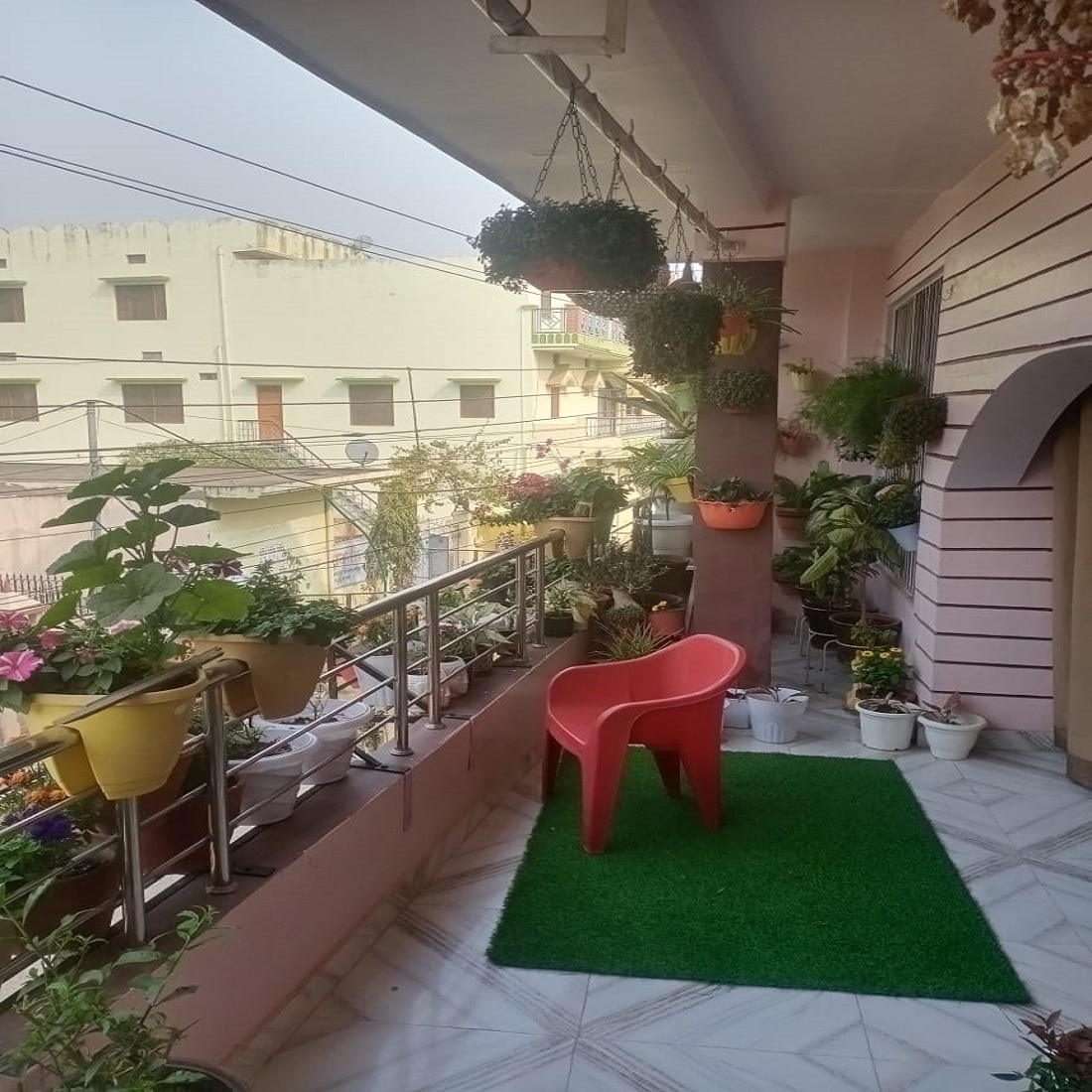 Raj Paying Guest House - Tap to explore photos