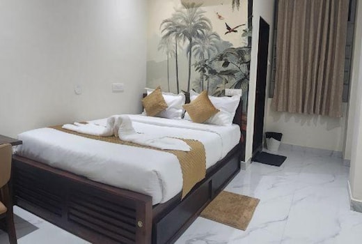 FabHotel Broholic Stay Inn