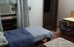 Air Conditioned(Heated in Winter)Twin Double Private Room With Shared Bathroom