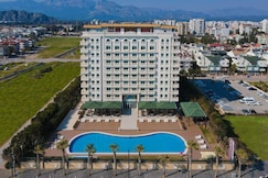 Crowne Plaza Hotel Antalya by IHG, Antalya