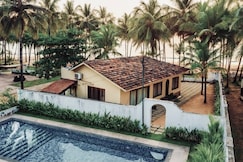 2BR Beachfront Villa with Pool - Villa Marina I, Nileshwar