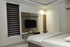 HOTEL KARAM RESTURANT AND BEERBAR MARRIAGE PALACE, Haroli