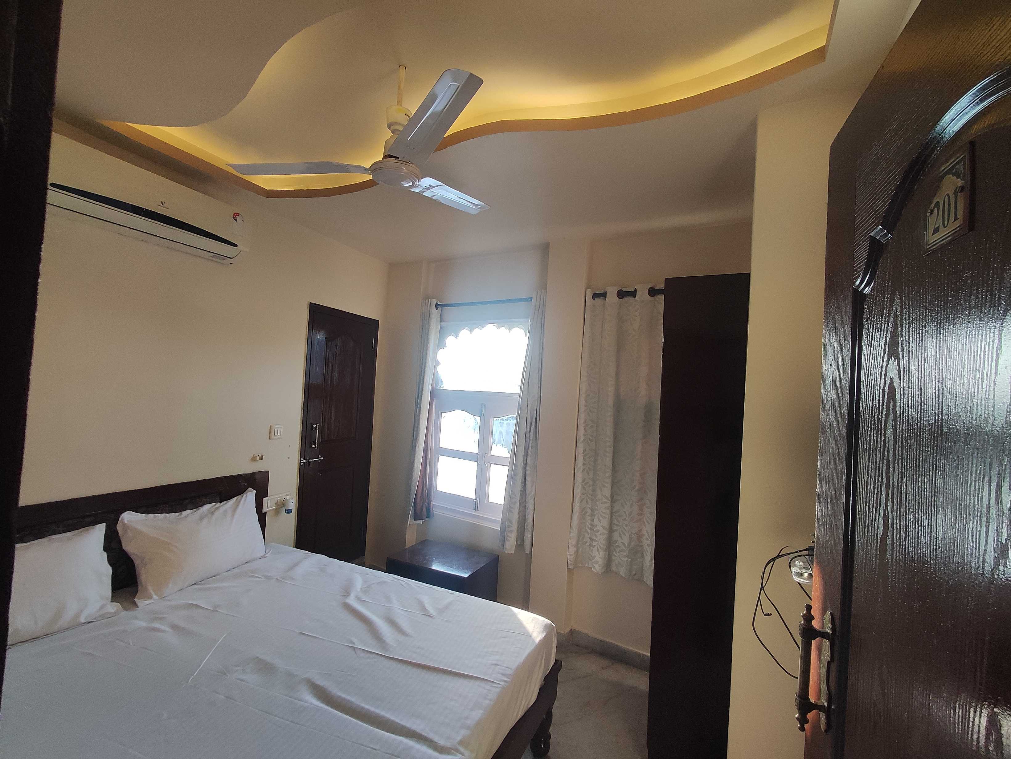 Hotel O Girwa Udaipur - Tap to explore photos