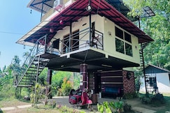 Sansrees Piller Cottage | River and Mountain View, Wayanad