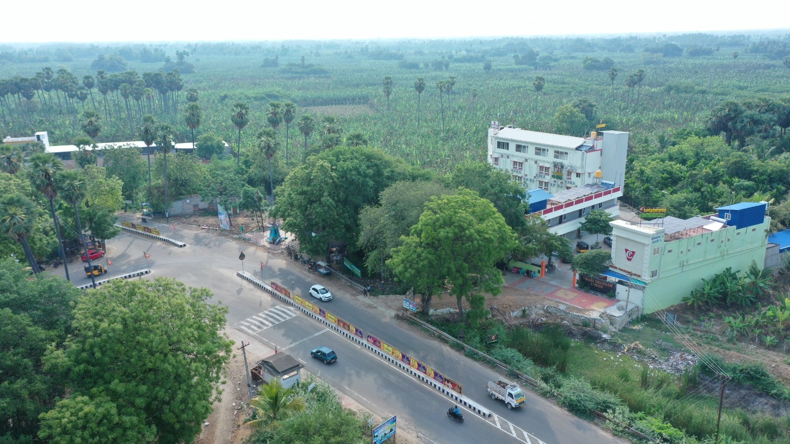 UMARI THANGAM LODGE & GRANITE - Tap to explore photos