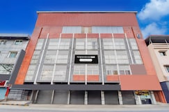 Super Townhouse Oak Mangalore, Mangalore