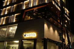 VK Hotel, Chimur