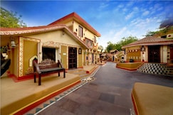 Chokhi Dhani - The Ethnic 5-star Deluxe Resort, Mauzamabad